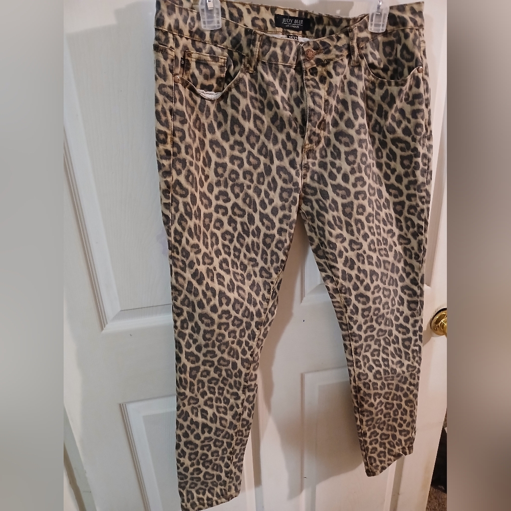 Judy blue size 15/32 skinny